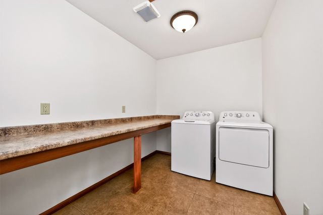 9733 Hazelwood Avenue, Johnston, IA 50131