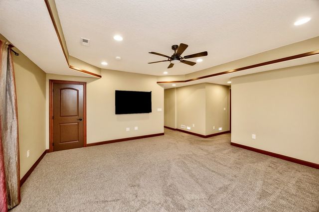 9733 Hazelwood Avenue, Johnston, IA 50131