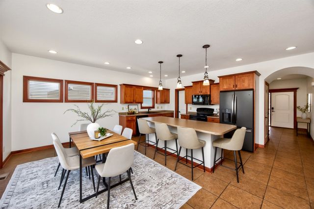 9733 Hazelwood Avenue, Johnston, IA 50131