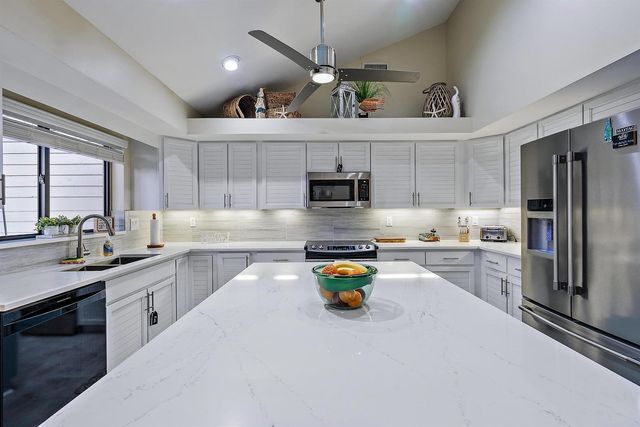 8422 SE Quail Ridge Way, Hobe Sound, FL 33455