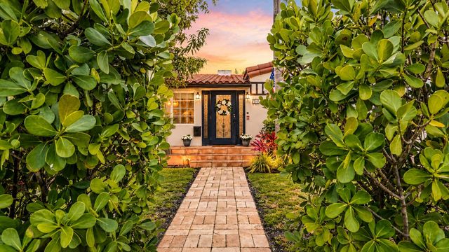 436 38th Street N, West Palm Beach, FL 33407