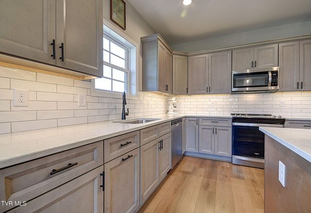 939 Daybreak Crest, Jonesborough, TN 37659