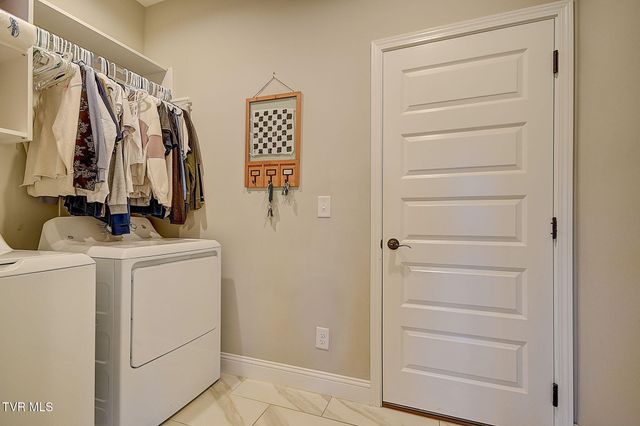 939 Daybreak Crest, Jonesborough, TN 37659