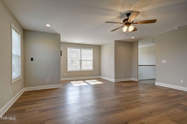 939 Daybreak Crest, Jonesborough, TN 37659