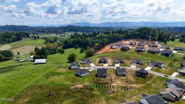 939 Daybreak Crest, Jonesborough, TN 37659