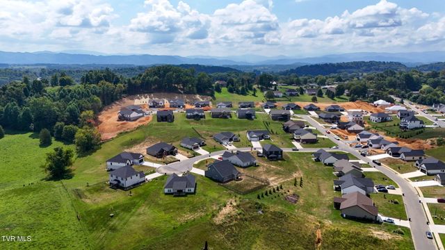 939 Daybreak Crest, Jonesborough, TN 37659