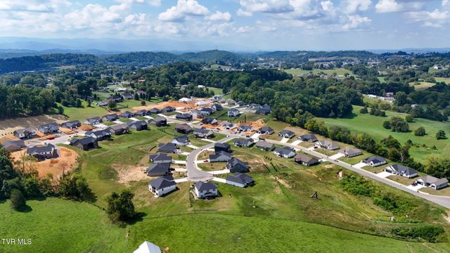 939 Daybreak Crest, Jonesborough, TN 37659