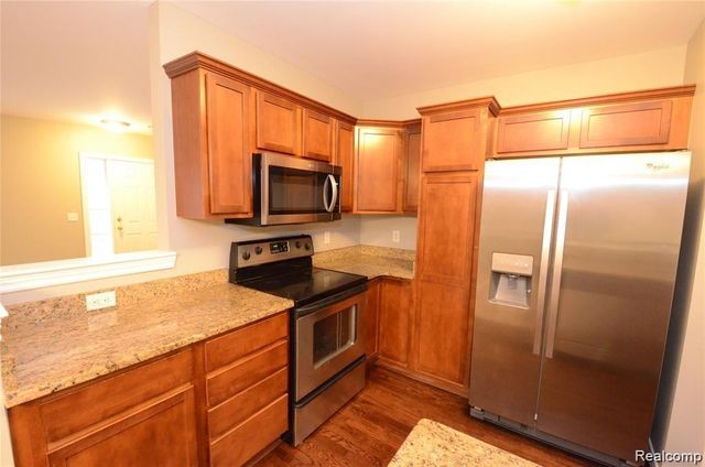263 S VILLAGE Way 23, Canton Charter Township, MI 48188