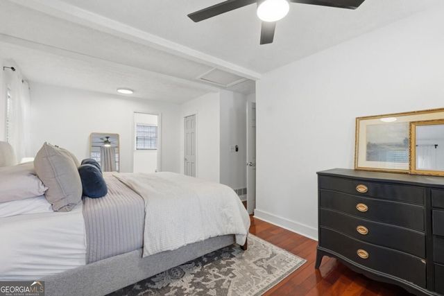 218 King Arthur Drive, Woodstock, GA 30189