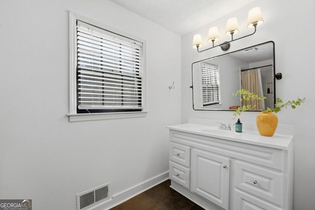 218 King Arthur Drive, Woodstock, GA 30189