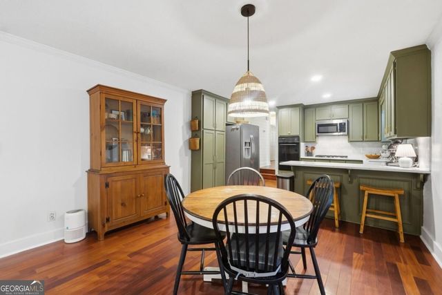 218 King Arthur Drive, Woodstock, GA 30189