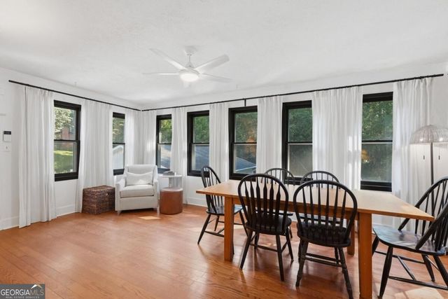 218 King Arthur Drive, Woodstock, GA 30189
