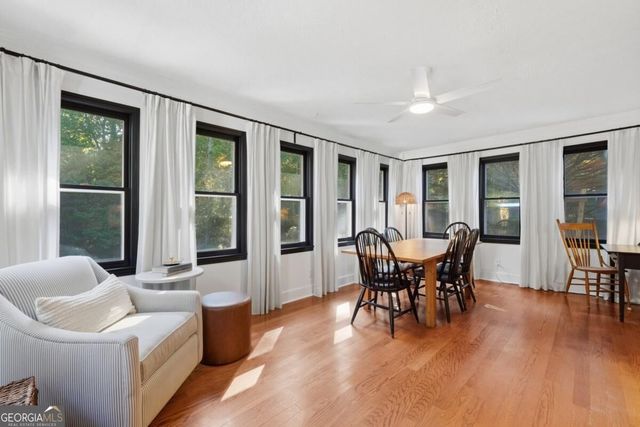 218 King Arthur Drive, Woodstock, GA 30189