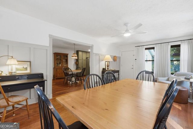 218 King Arthur Drive, Woodstock, GA 30189