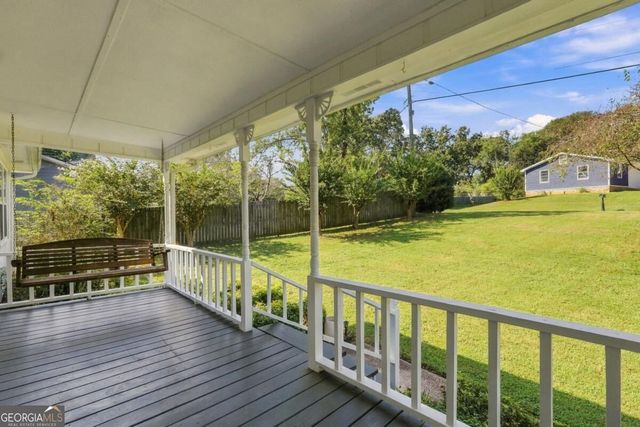 218 King Arthur Drive, Woodstock, GA 30189