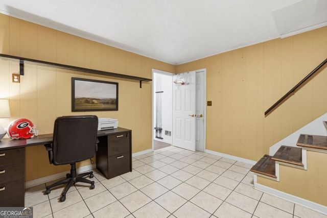 218 King Arthur Drive, Woodstock, GA 30189