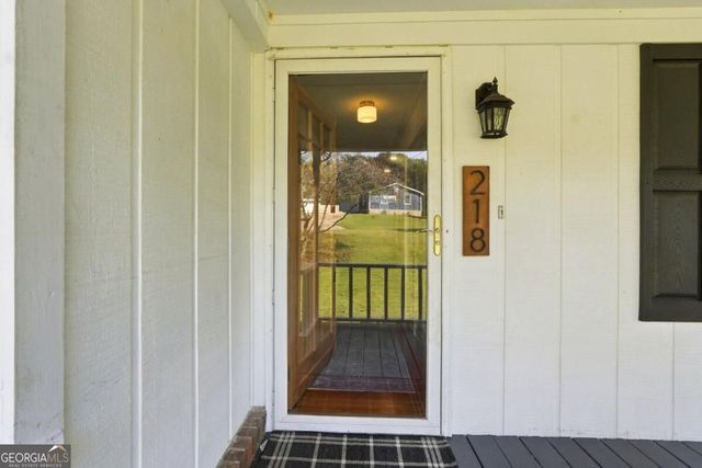 218 King Arthur Drive, Woodstock, GA 30189