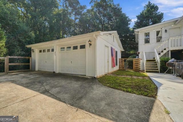 218 King Arthur Drive, Woodstock, GA 30189