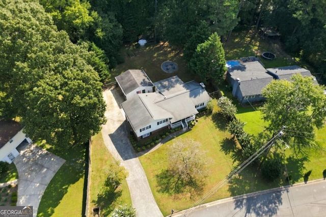 218 King Arthur Drive, Woodstock, GA 30189