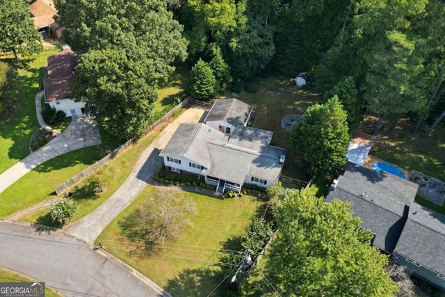 218 King Arthur Drive, Woodstock, GA 30189