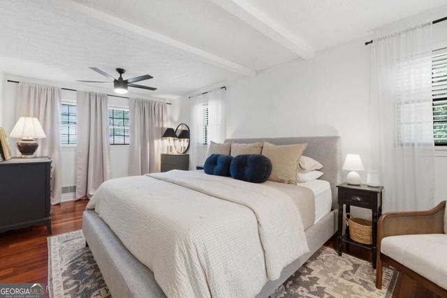 218 King Arthur Drive, Woodstock, GA 30189