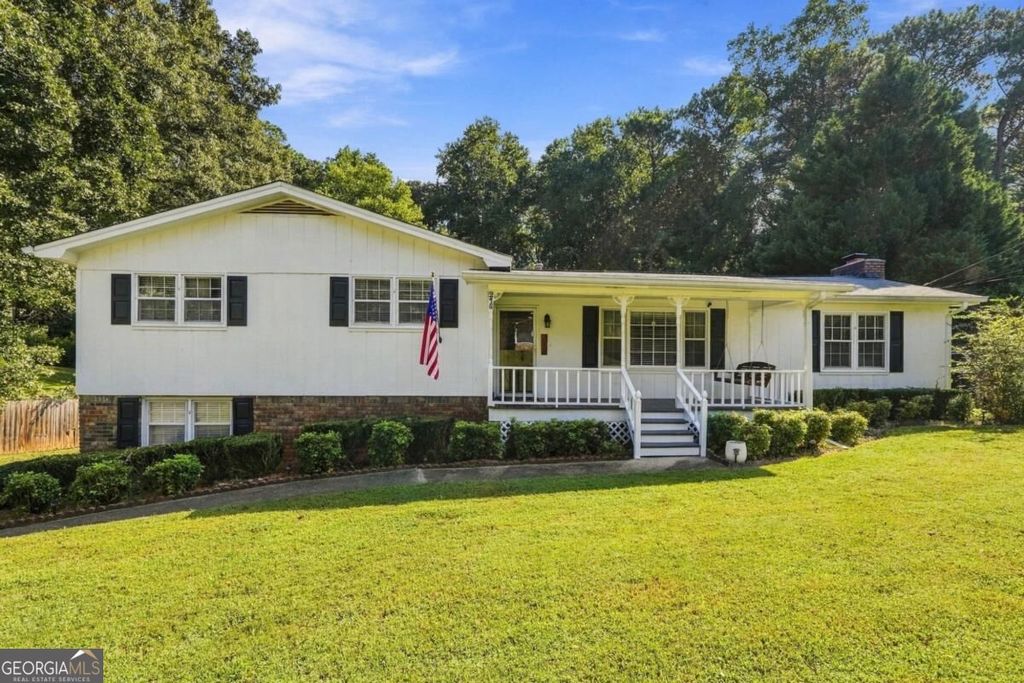 218 King Arthur Drive, Woodstock, GA 30189 — photo 2