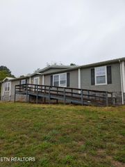 813 Hide A Way Rd, Dandridge, TN 37725
