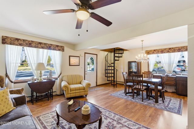 120 Whalepond Road, Oakhurst, NJ 07755