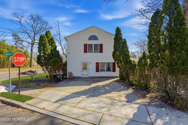 120 Whalepond Road, Oakhurst, NJ 07755