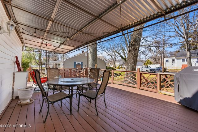 120 Whalepond Road, Oakhurst, NJ 07755