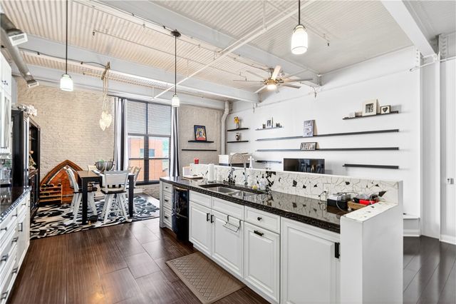 2250 Mary St 315, South Side, PA 15203