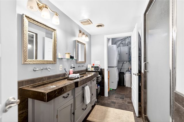 2250 Mary St 315, South Side, PA 15203