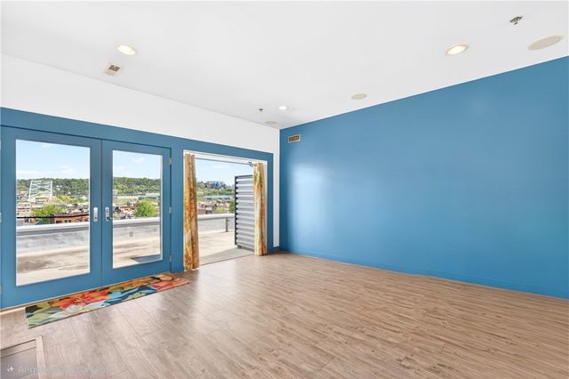2250 Mary St 315, South Side, PA 15203