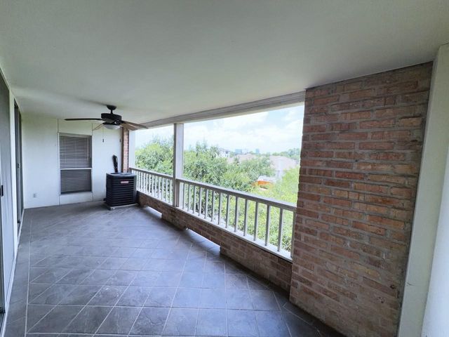 2210 Dorrington Street 404, Houston, TX 77030