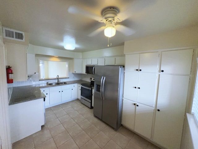 2210 Dorrington Street 404, Houston, TX 77030