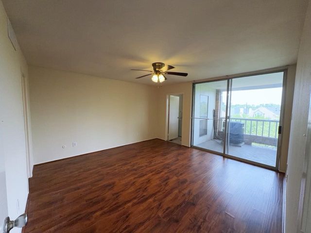2210 Dorrington Street 404, Houston, TX 77030