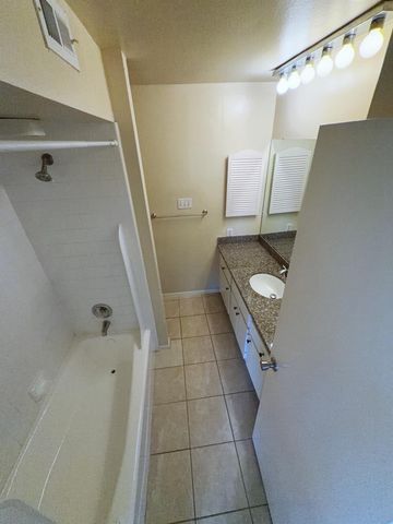 2210 Dorrington Street 404, Houston, TX 77030