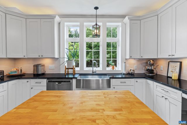 260 N MAIN ST, Amherst, VA 24521