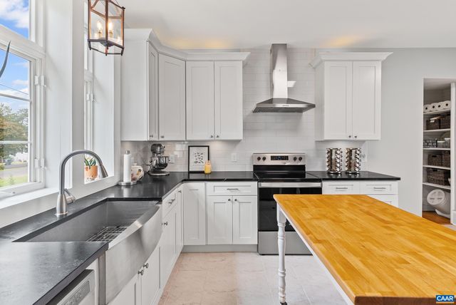 260 N MAIN ST, Amherst, VA 24521