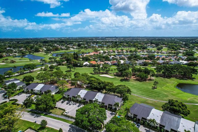 12910 BRIARLAKE Drive 203, Palm Beach Gardens, FL 33418