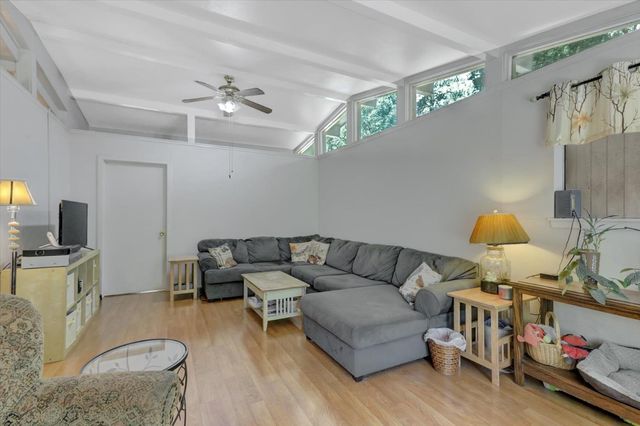 13814 Day Rd, Grass Valley, CA 95945