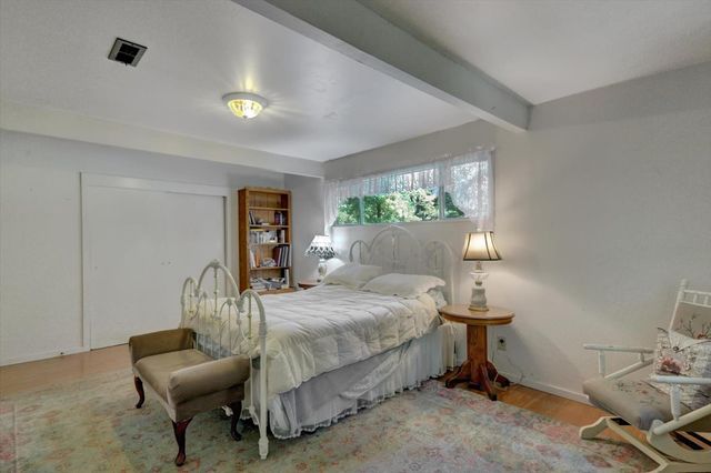 13814 Day Rd, Grass Valley, CA 95945