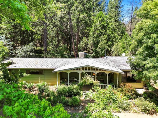 13814 Day Rd, Grass Valley, CA 95945