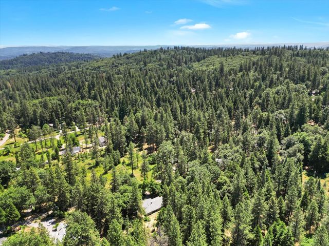 13814 Day Rd, Grass Valley, CA 95945