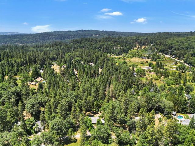13814 Day Rd, Grass Valley, CA 95945
