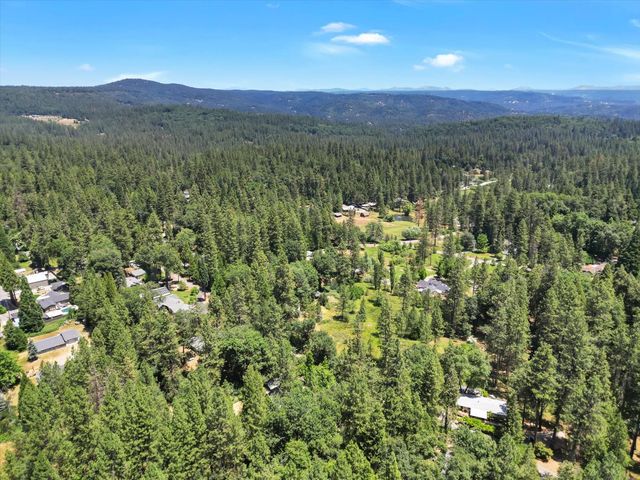 13814 Day Rd, Grass Valley, CA 95945