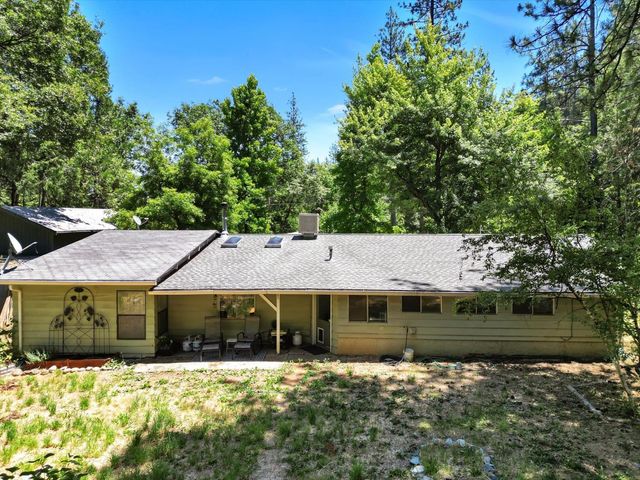 13814 Day Rd, Grass Valley, CA 95945