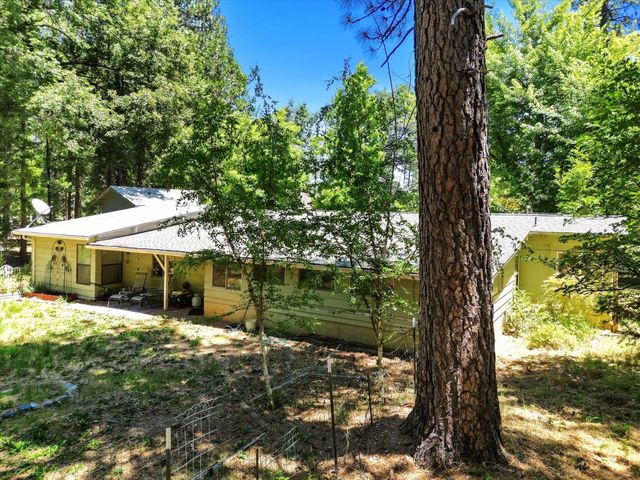 13814 Day Rd, Grass Valley, CA 95945