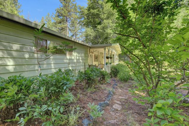 13814 Day Rd, Grass Valley, CA 95945