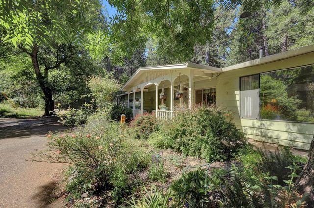 13814 Day Rd, Grass Valley, CA 95945